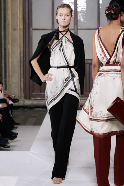 Look 38